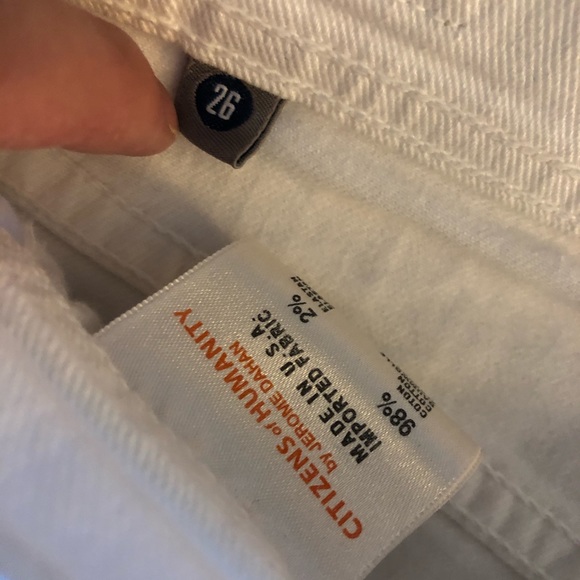 Citizens of Humanity gorgeous white jean capris - Picture 3 of 7